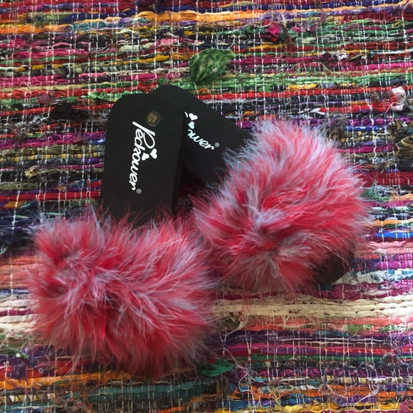 Peckower adorable fuzzy slide! - Picture 1 of 2